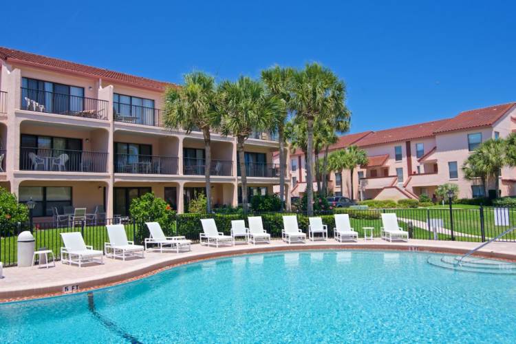 Pool at Sea Place Condos